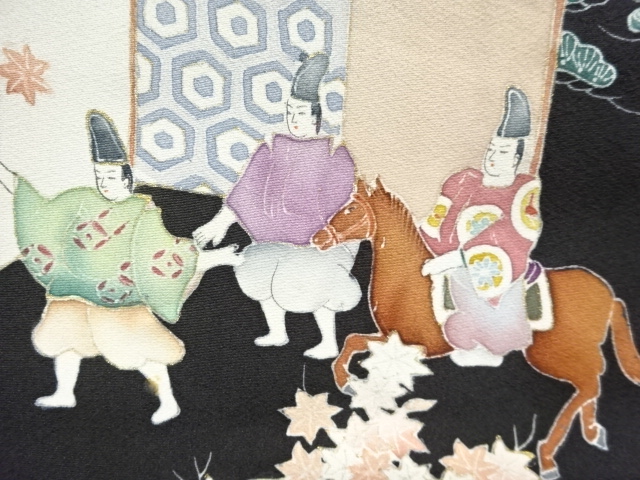 アンティーク　作家物　時代人物に馬模様留袖(比翼付き)